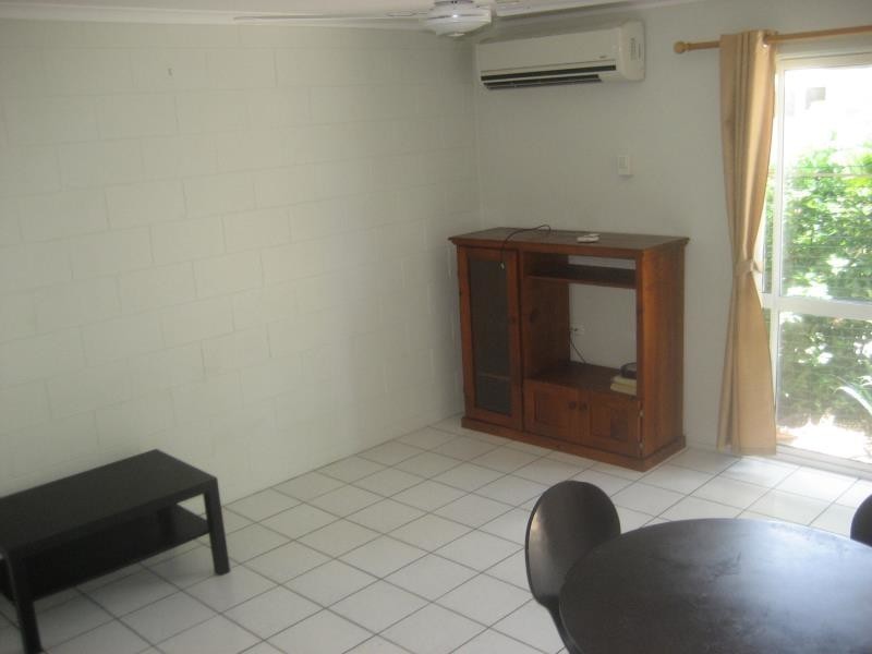 2/22 Roberts Street, Hermit Park QLD 4812